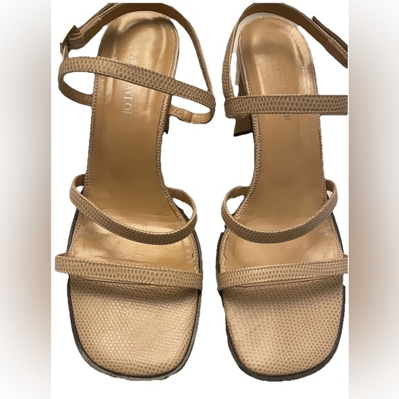 Ann Taylor Vintage 90’s Block Heel Sandal Nude/oatmeal croc print Size 7 - Picture 5 of 6